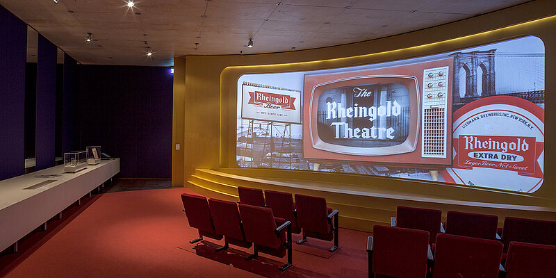 Rheingold Theatre in der Ausstellung »Bier ist der Wein dieses Landes. Jüdische Braugeschichten« © Franz Kimmel