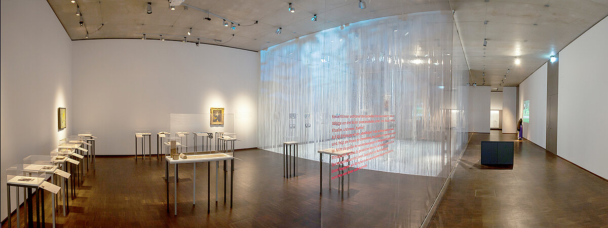 Installation View „Coming and Going – Why People Change Religions“