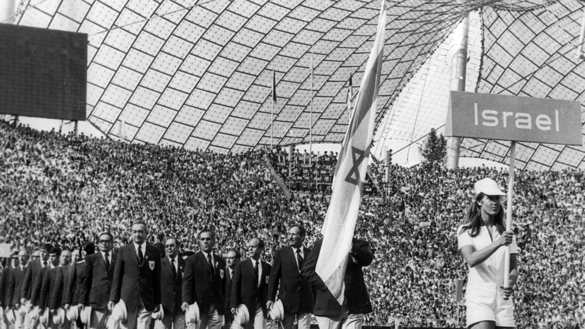 Israelische Sportler Einzug Olympiastadion © picturealliance AP
