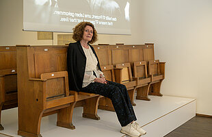 Rachel Salamander in der Ausstellung "München Displaced" im Jüdischen Museum München, Foto: Daniel Schvarcz 