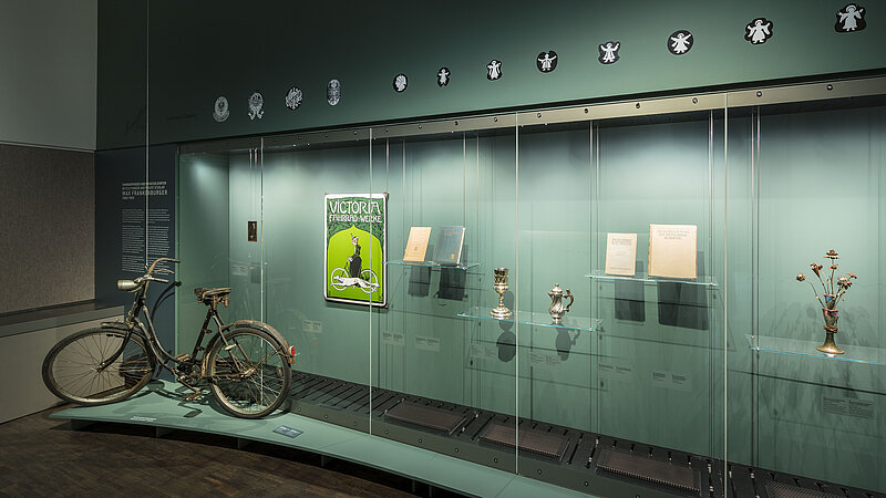 Ausstellungsansicht Max Frankenburger (1860—1943) Fahrradpionier und Privatgelehrter – Foto: Rupert Steiner