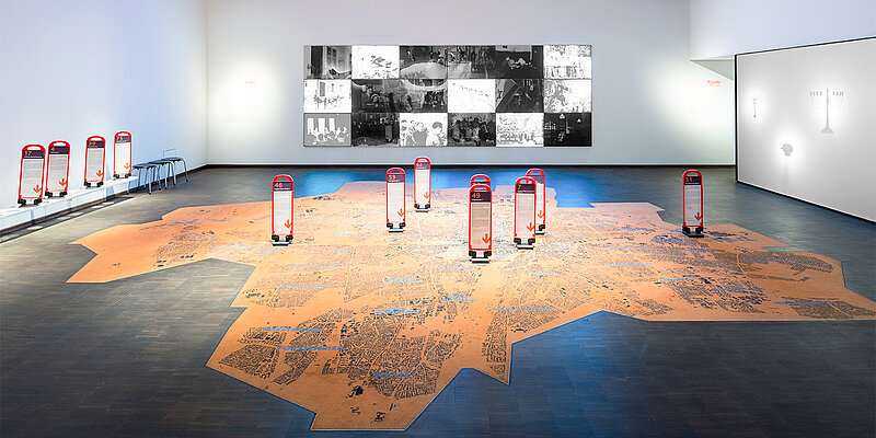 Installation PLACES at the permanent exhibition © Daniel Schwarcz