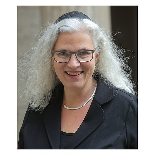 Nächsten Donnerstag ist Rabbinerin Prof. Dr. Elisa Klapheck bei uns zu Gast mit ihrem Vortrag „Menschenwürde für alle“
...